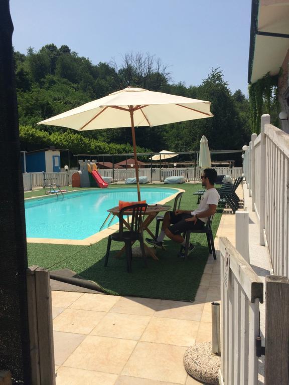 Fattoria Sequoia Bed & Breakfast Castagneto Po Exterior photo