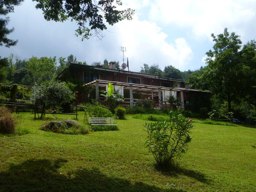 Fattoria Sequoia Bed & Breakfast Castagneto Po Exterior photo